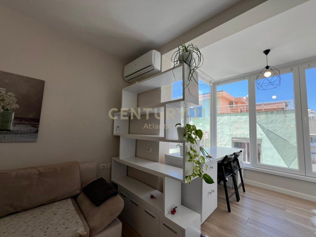 SHITET APARTAMENT ME PAMJE DETI VIJE E PARE ME DETIN TEK SHKEMBI I KAVAJES NE DURRES