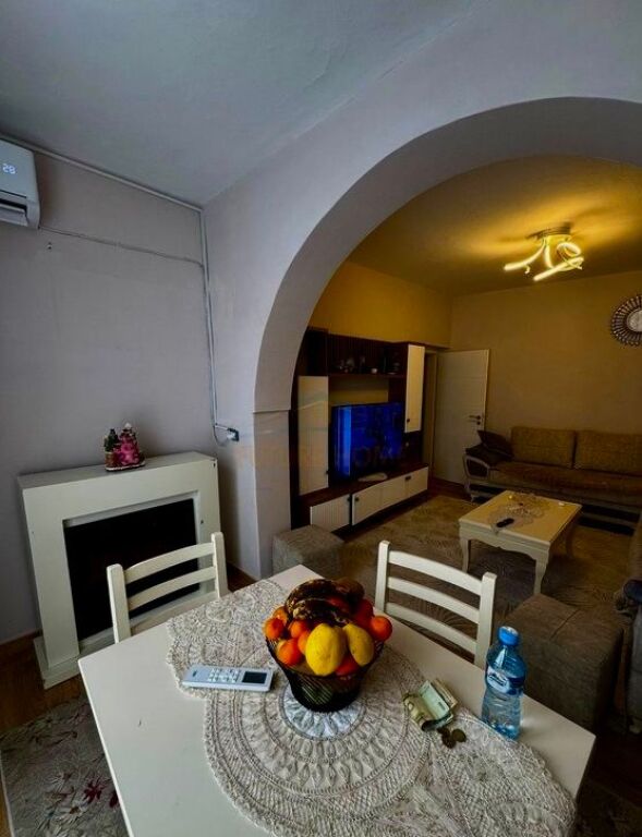 Shitet, Apartament 1+1+ Verande, Kinostudio, Tiranë.