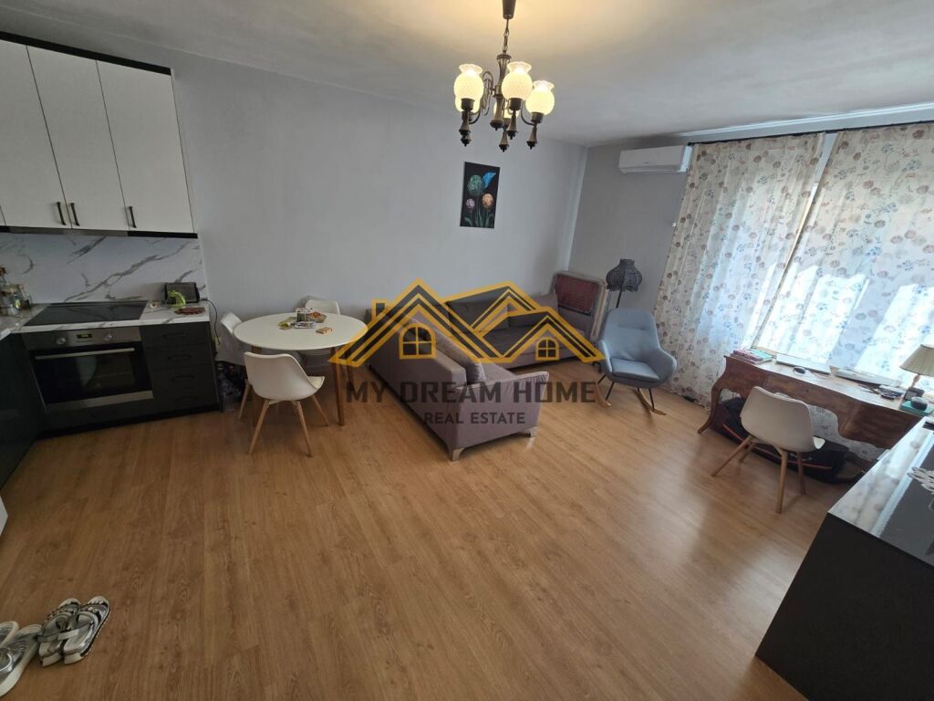 Apartament për Shitje tek Shkembi i Kavajes, Durrës