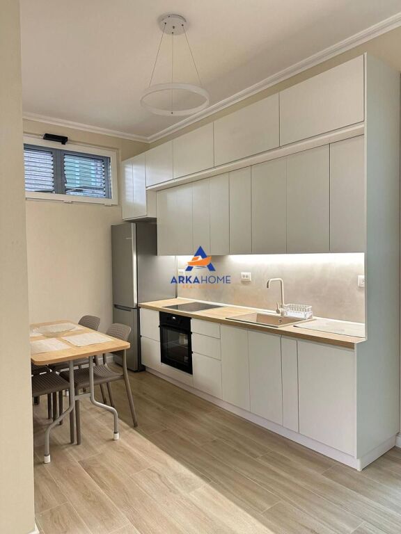 JEPET ME QERA APARTAMENT 1+1 + BALLKON "OXHAKU" 55.000 LEKE