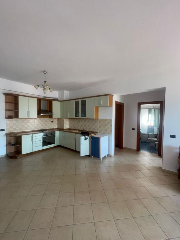 Apartament per shitje ne vije te pare te Shkembi i Kavajes