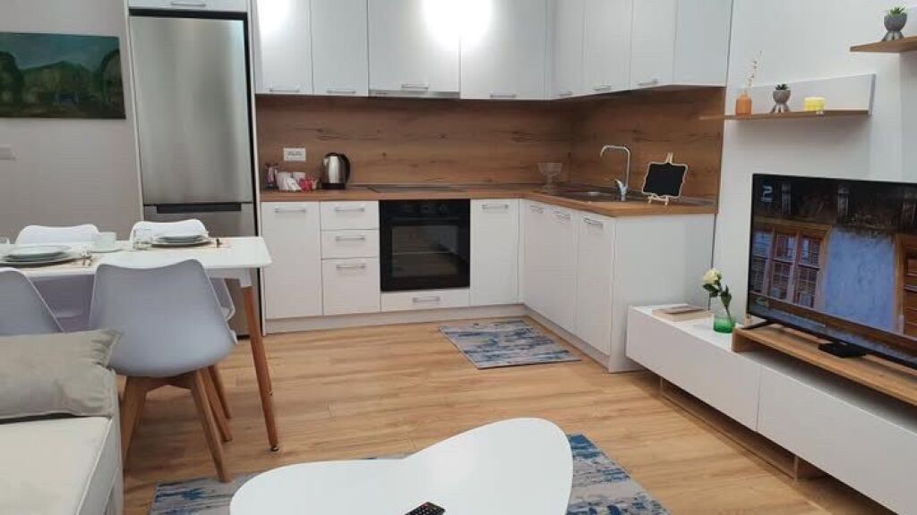 Apartment 1+1 for rent opposite Le Bon at Zogu i Zi