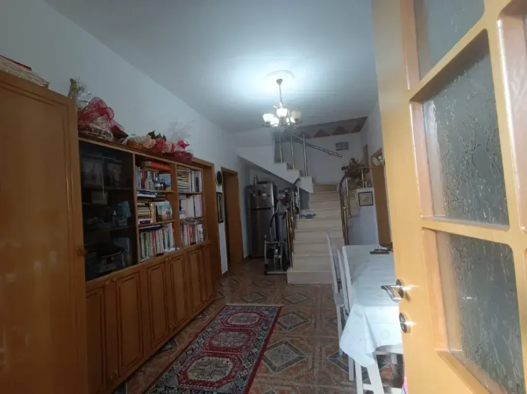 Qera | Vilë 5 + 1 | Kombinat | 800 €/muaj