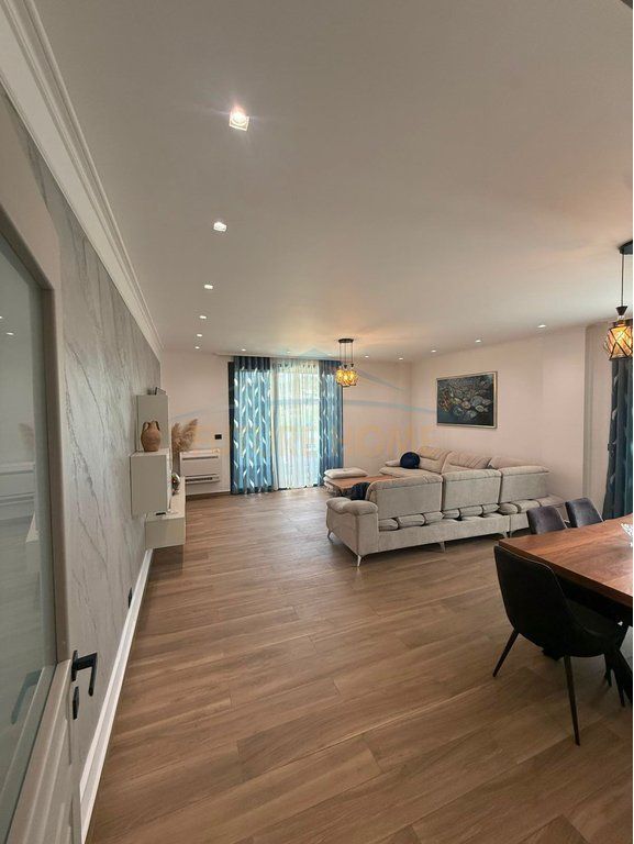 Qera, Apartament 2+1+2 + Verandë + Post Parkimi, Sofia Hill Residence