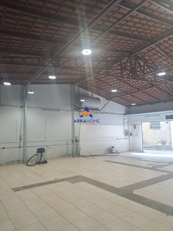 JEPET AMBJENT ME QERA 200M2 "PAZARI I RI" CMIMI SIPAS KERKESES