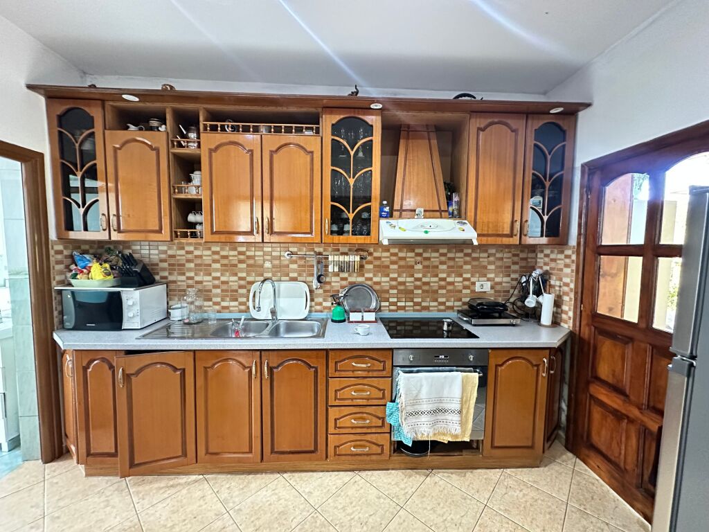 Ekskluzive shtepi private ne shitje Vlore te rruga e Burgut