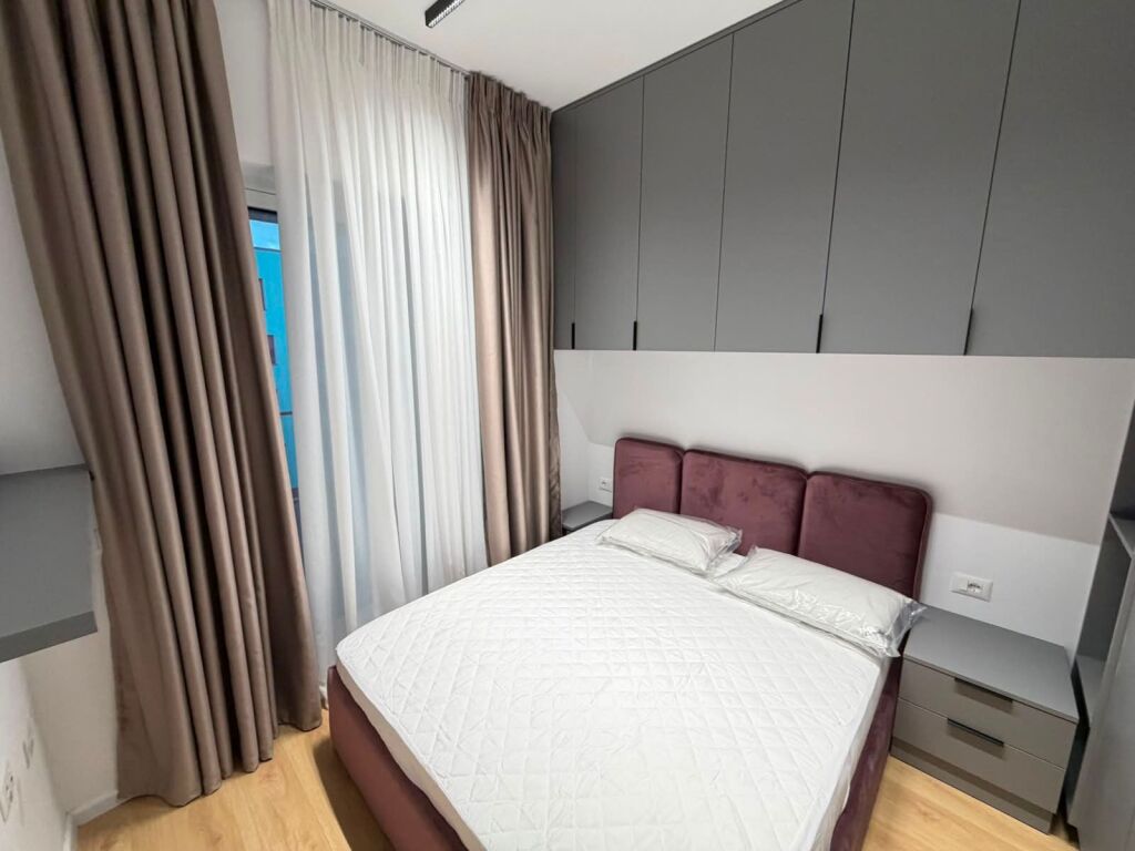 🏡Jepet me qera apartament 1+1  📍 Adresa: Ali Demi, Kompleksi Kadiu 💰 Çmimi: 40,000  lekë/muaj (i padiskutueshëm)