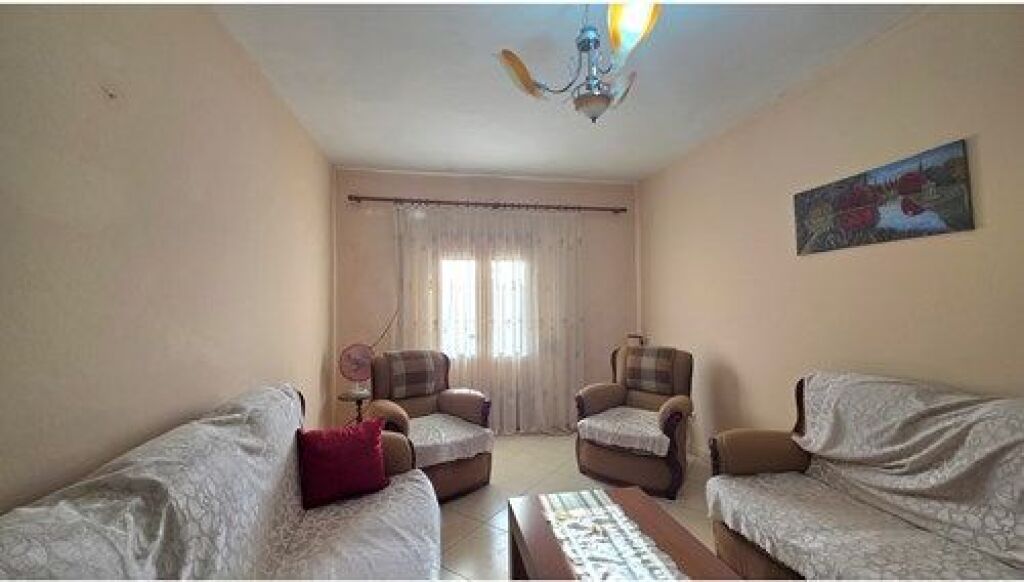 Apartament ne shitje prane Bulevardit