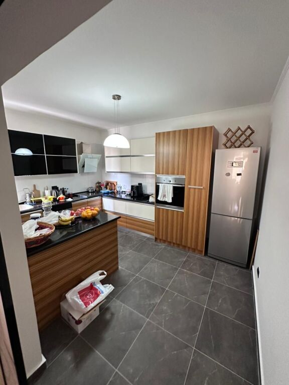 SHITET APARTAMENT 2+1+2 PRANE SHKOLLES MIGJENI, DURRES