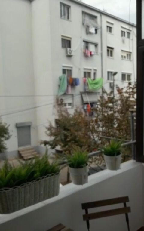 Jepet me qera apartament  2+1   (21 Dhjetori)