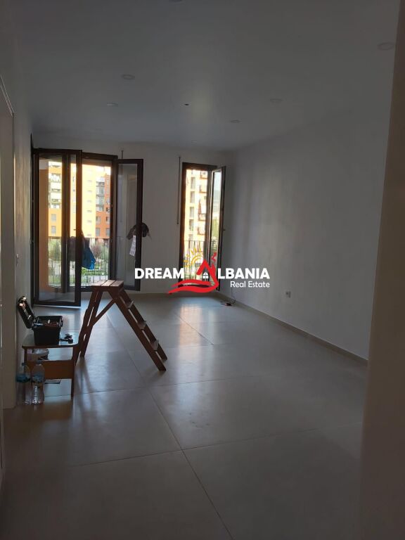 Locale commerciale in affitto presso Residenza Zirkon-Tirane (42111596)