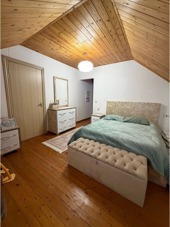 Shitet, Apartament-Duplex, Fresk, Tirane.