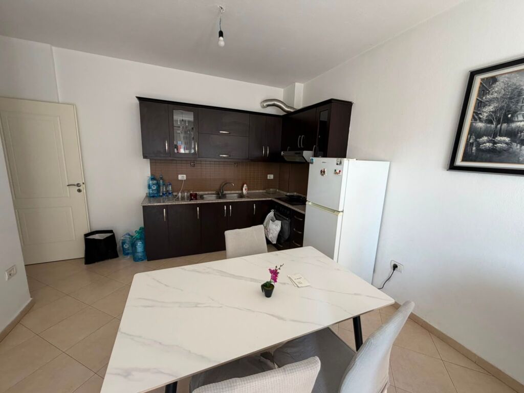 Jepet Apartament me qera