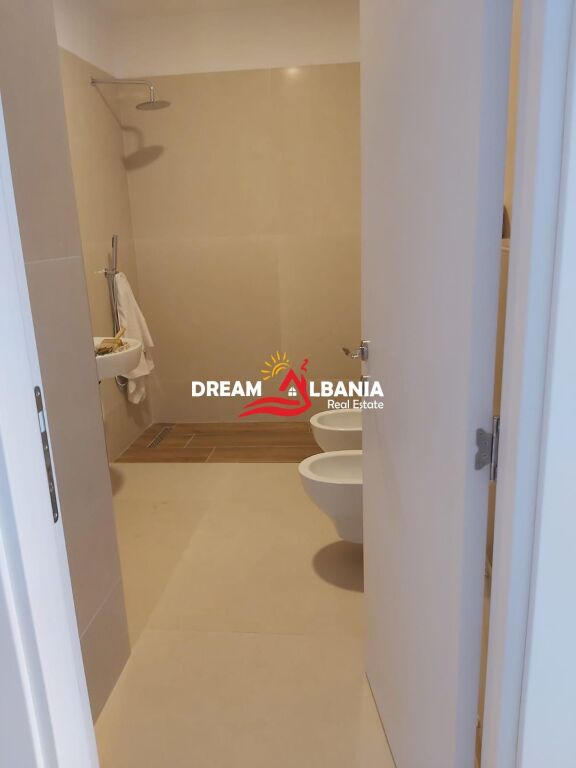 Locale commerciale in affitto presso Residenza Zirkon-Tirane (42111596)
