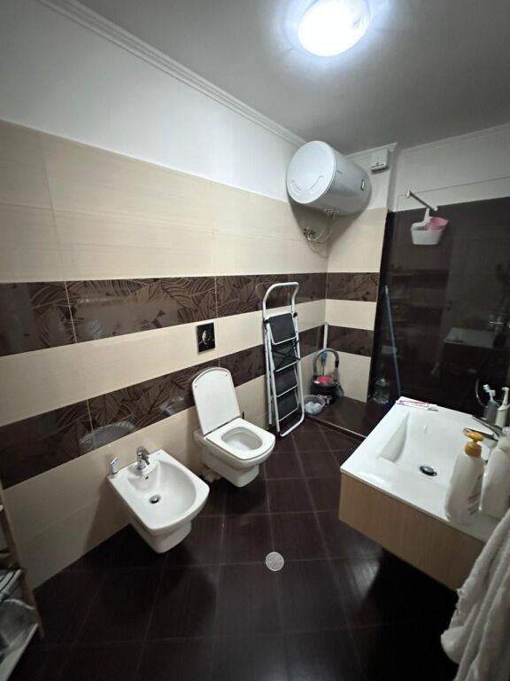 SHITET APARTAMENT 2+1+2 PRANE SHKOLLES MIGJENI, DURRES