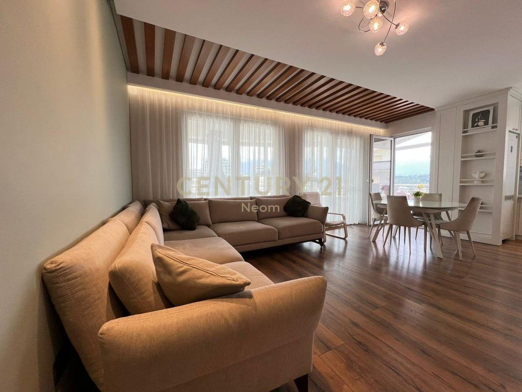 JEPET ME QIRA , PENTHOUSE MODERN 2 +1+2 + Post Parkimi, Te Liqeni Artificial!Neom115960