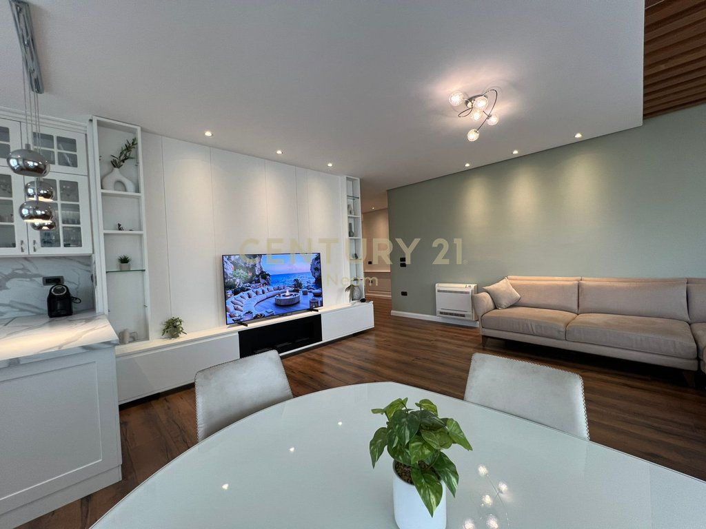 JEPET ME QIRA , PENTHOUSE MODERN 2 +1+2 + Post Parkimi, Te Liqeni Artificial!Neom115960