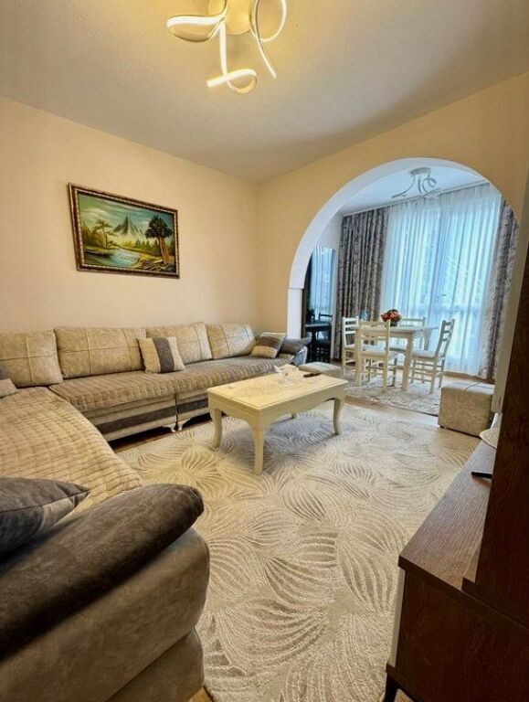 Shitet, Apartament 1+1+ Verande, Kinostudio, Tiranë.