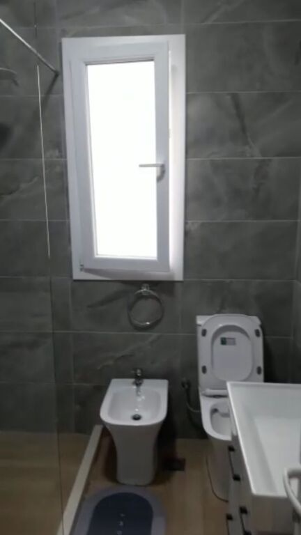 Jepet me qera apartament  2+1   (21 Dhjetori)
