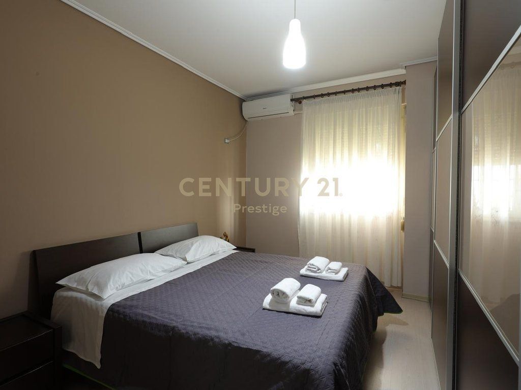 Apartament 2+1+2 në shitje – Kompleksi Grand-Tregu Elektrik.