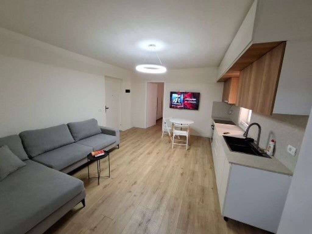 Apartment for rent - Barricades Street