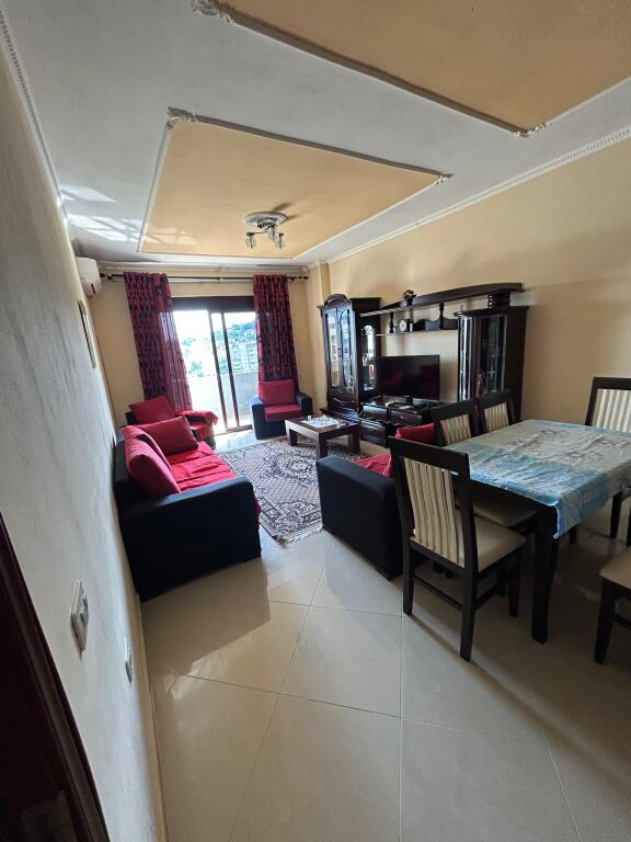 Tirane, jepet me qera apartament 2+1+2 Kati 8, 450 € astir