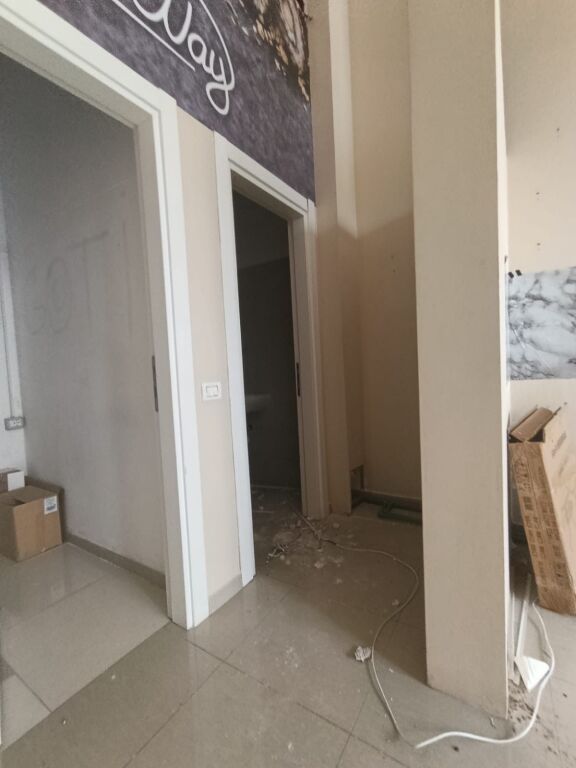 Ambient biznesi me qira tek Komuna e Parisit!