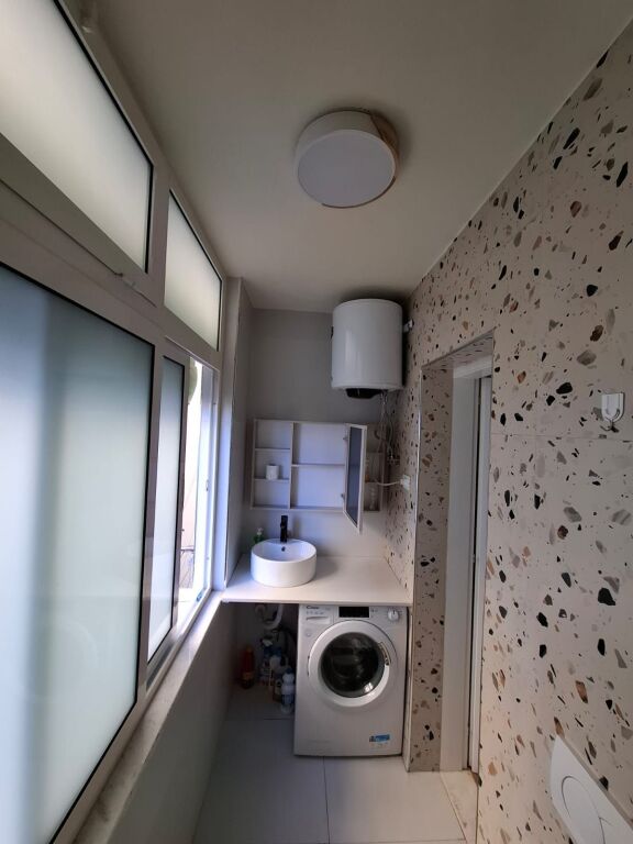 🏢Pak minuta larg Selvise, jepet me qera apartament 2+1,i mobiluar. 60,000Leke