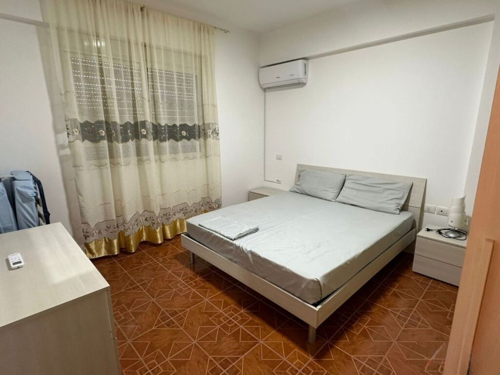 Në shitje 2 apartament