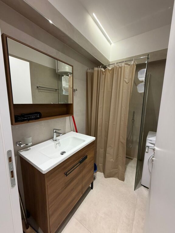2 Garsoniere dhe 1 apartament 1+1 per qira,Xibraku