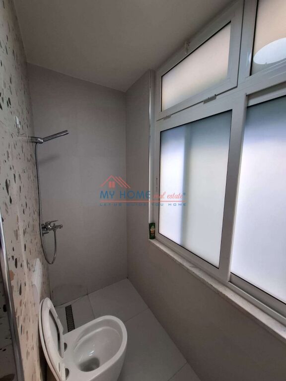 Apartament 2+1 me qera Rruga e Barrikadave ne Tirane