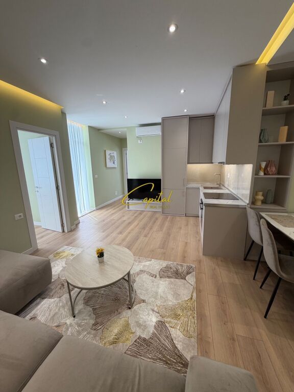 VENDESI APPARTAMENTO 2+1 MYSLYM SHYRI 235.000 EURO