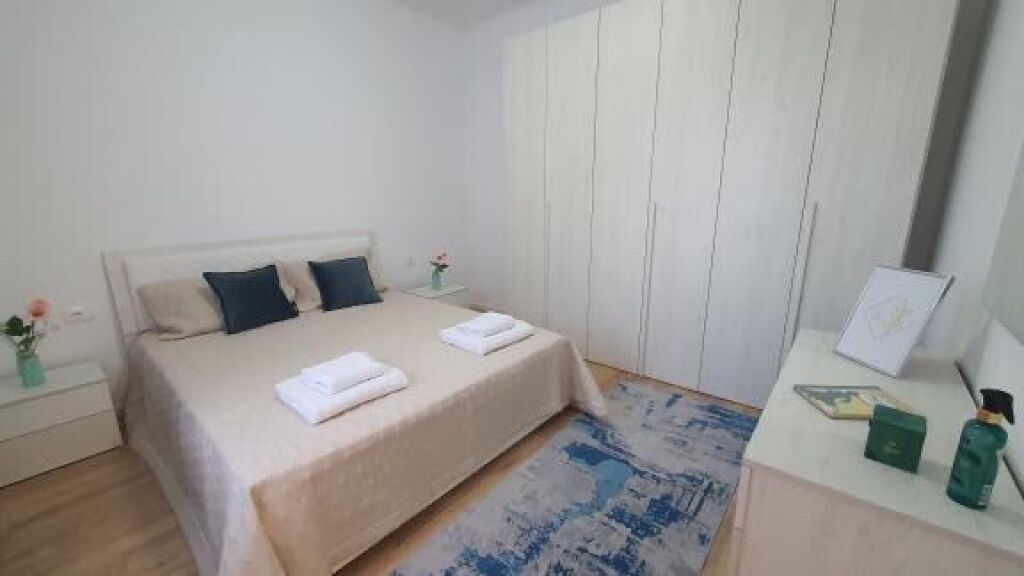 Apartment 1+1 for rent opposite Le Bon at Zogu i Zi