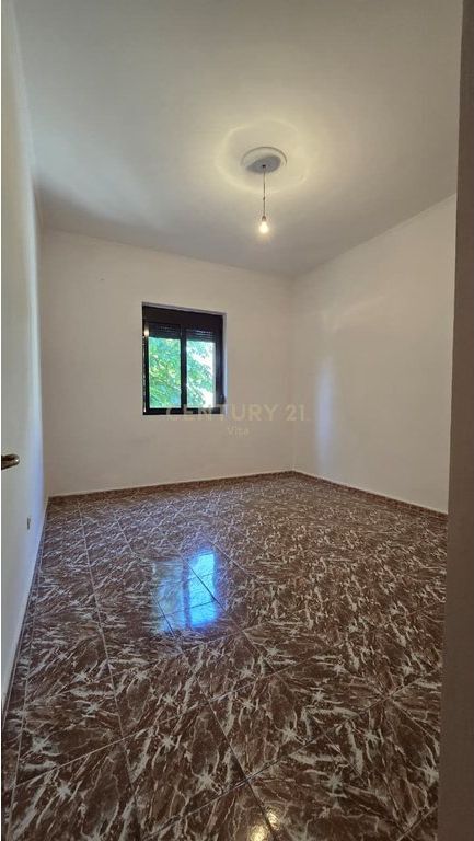 SHITET APARTAMENT 1+1 NE QENDER TE DURRESIT!!!!