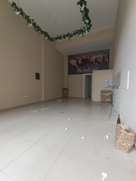 🏢 Jepet me Qira Ambient Biznesi – Komuna e Parisit 📍 Pranë Kika 2