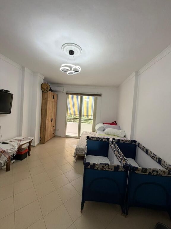 Shitet Apartment shkembi Kavajës