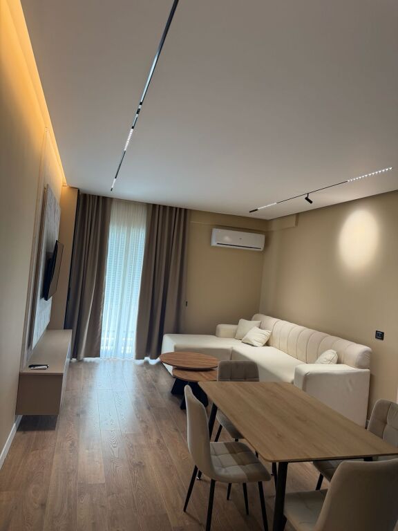 Qera | Apartament 2 + 1 | Xhamlliku | 800 €/muaj