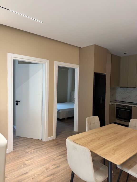 Qera | Apartament 2 + 1 | Xhamlliku | 800 €/muaj