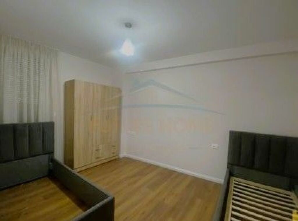 Qira, Apartament 2+1, Rruga e Barrikadave, Tiranë.