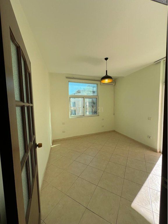 Apartament 1+1+3 ballkone Për Shitje në Golem, Durrës!!