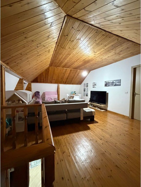 Shitet, Apartament-Duplex, Fresk, Tirane.