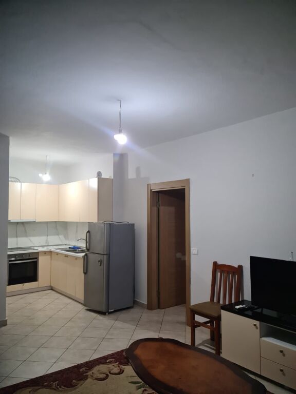 Apartament 1+1 me qera tek Pallatet Cabej