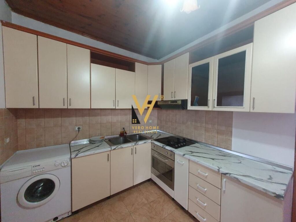 SHITET SHTEPI PRIVATE 2+1+BLK TE KAFJA RREMES 150.000 EURO