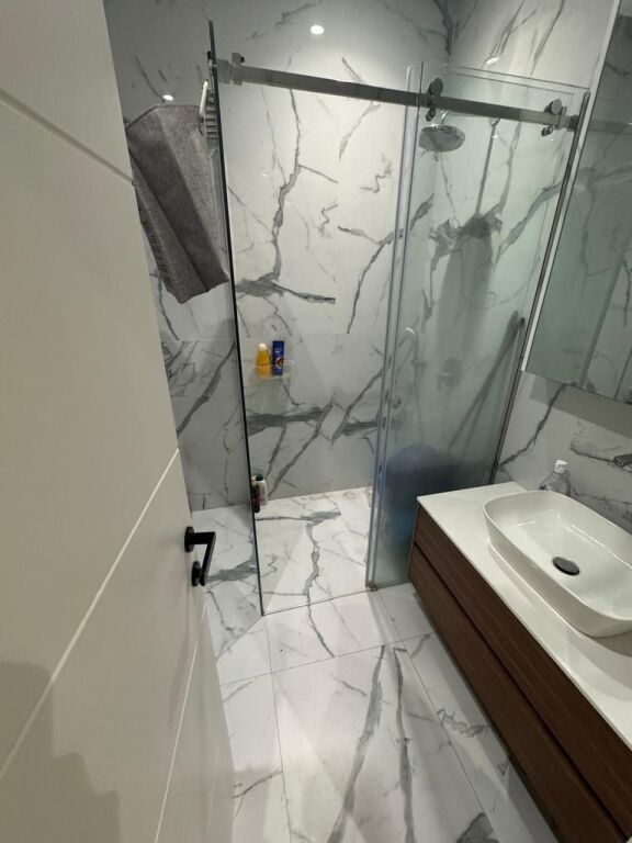 🏡 APPARTAMENTO 2+1 + POSTO AUTO IN VENDITA – LUNGOMARE, VLORË 🌊