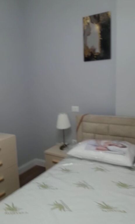 Jepet me qera apartament  2+1   (21 Dhjetori)