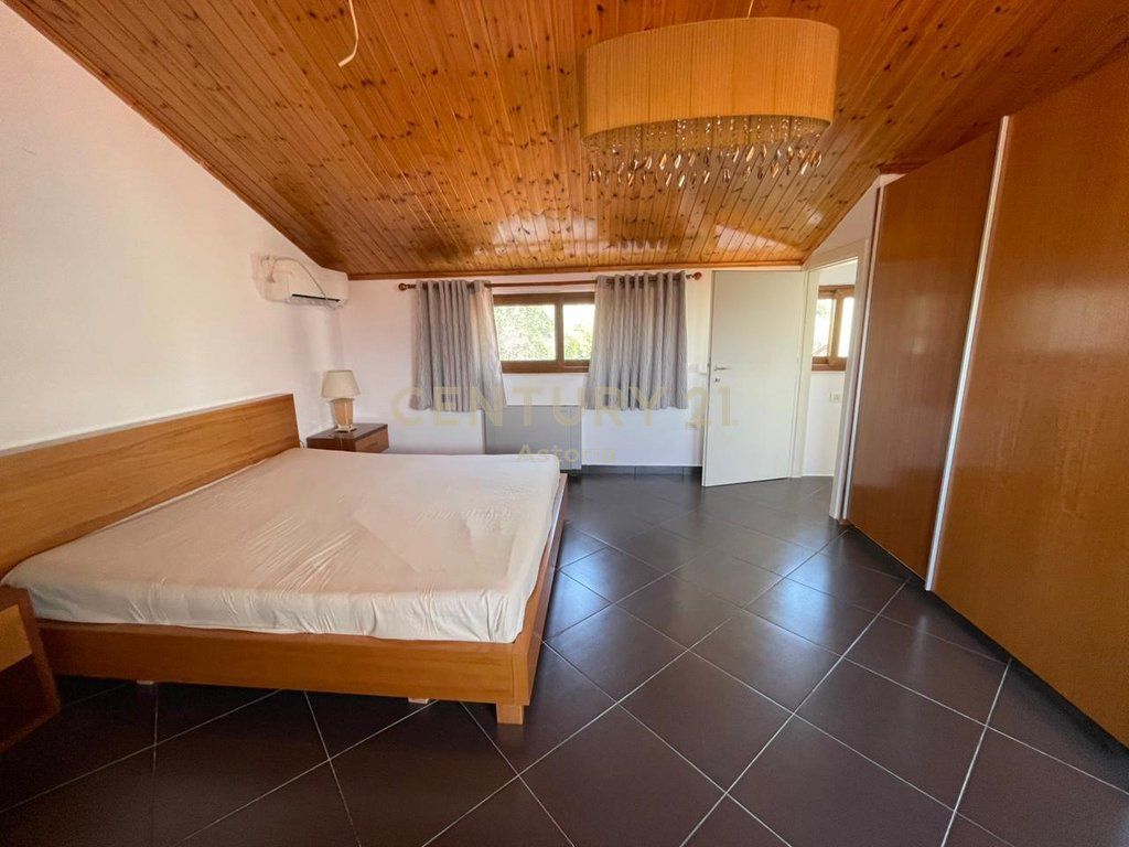 QIRA,VILE MODERNE ME PISHINE DHE OBORR,REZIDENCA KODRA E DIELLIT 1.
