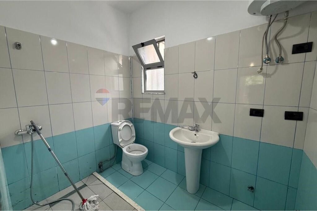 Apartament 1+1 per qira te Komuna e Parisit
