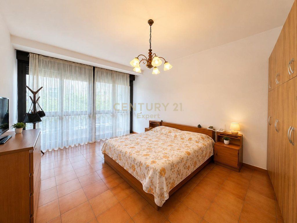 SHESIM APARTAMENT NE MYSLYM SHYR 182M2 KATI I PARE/MUNDESI BIZNESI !