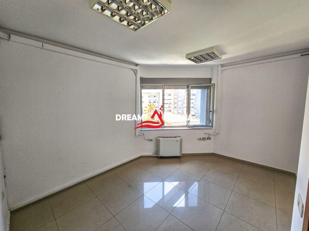 Jepet Me Qera Ambient Biznesi tek Rruga e Dibres,afer Selvise.(ID 42611552)