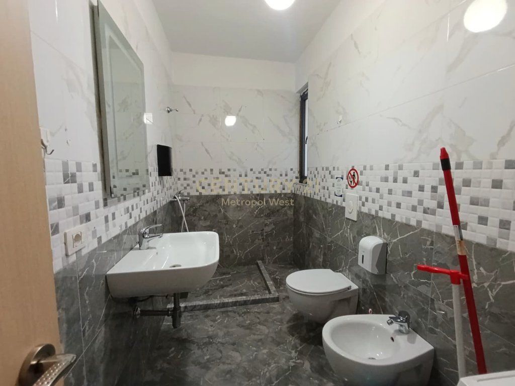 APPARTAMENTO 2+1+2 IN AFFITTO VICINO A 21 DHJETORI! 650 € /Mese